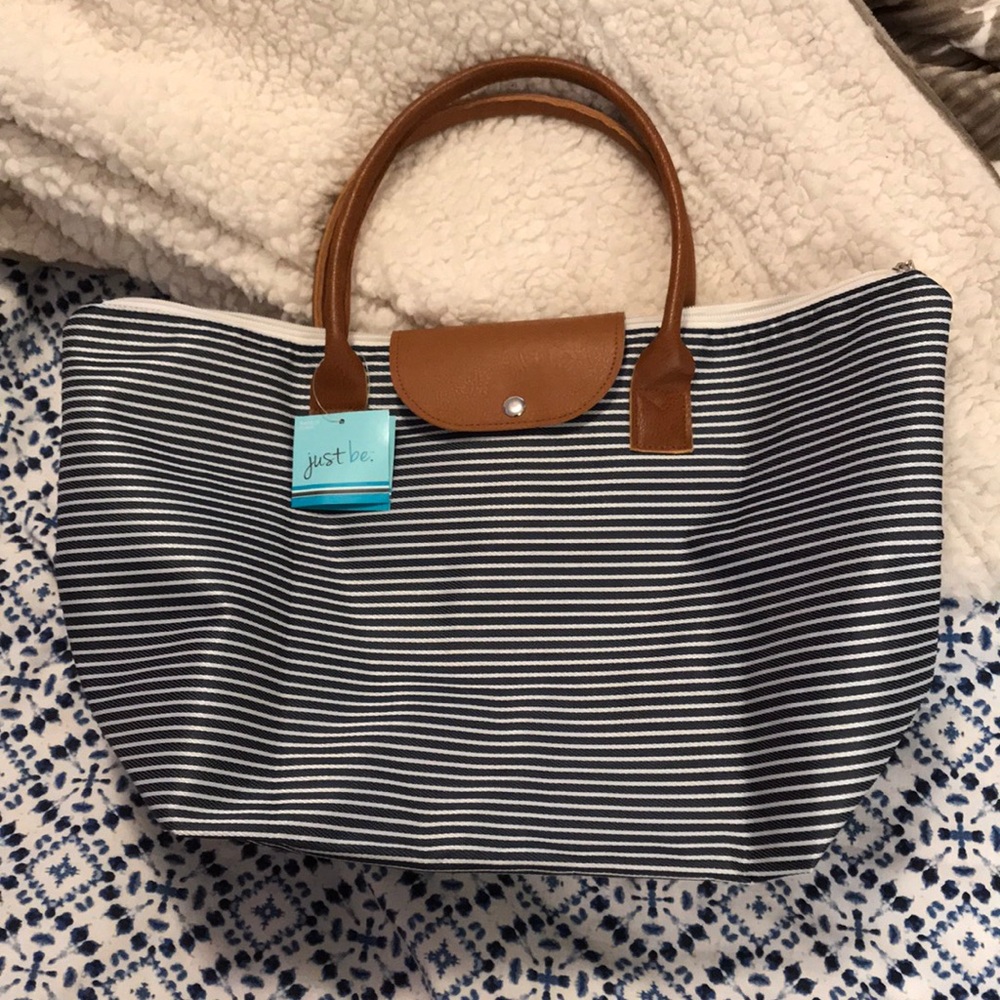 tote beachy looking